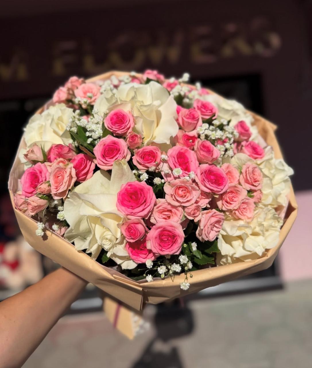 Buqetë me Trëndafila